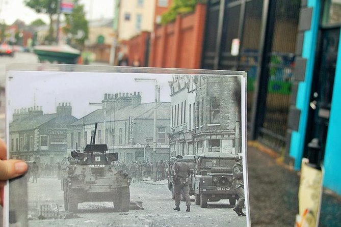 Award Winning Express 2 Hours Belfast Black Taxi/Cab tours - Stop 1: Shankill Road murals, bonfires, and loyalist history