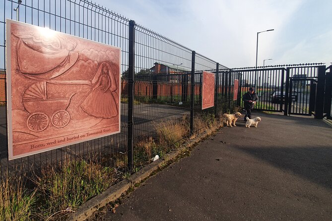 Belfast Cab Tour of Peacewalls, Murals and the Famous Titanic Slips - Shankill Road: Looking at the Effects, Not Just the Symbols