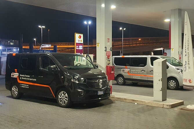 Belfast City Airport (BHD) to Belfast Accommodation - Arrival Private Transfer - Your Car and Driver Setup: Clean, Licensed, English Speaking