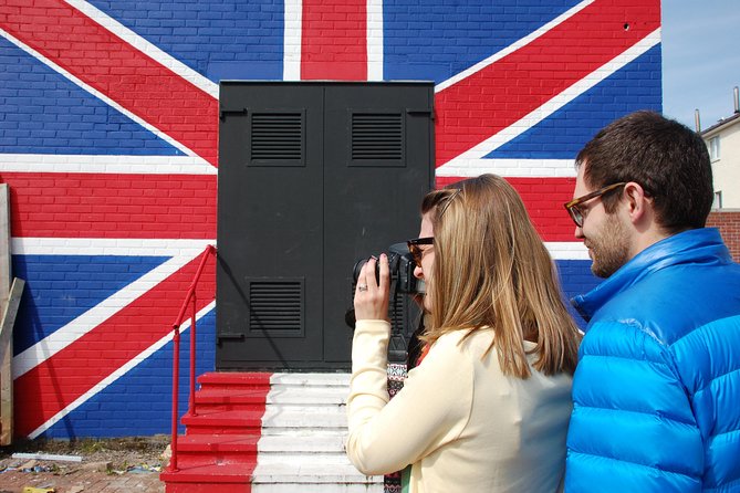 Belfast Famous Black Taxi Tour Political Murals & Peace Wall 2 Hr - What this black taxi tour actually feels like
