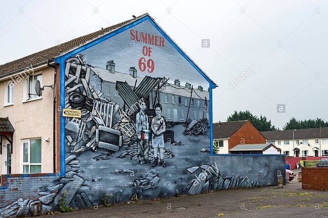 Belfast Political & Murals Tour - Stop 1 Shankill Road: Loyalist Murals and Community Life, 35 Minutes