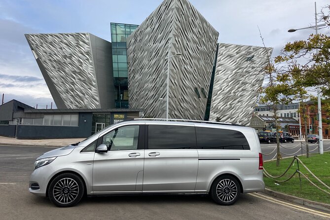 Belfast Sightseeing Tour - A tight 3-hour route that connects Belfast’s biggest themes