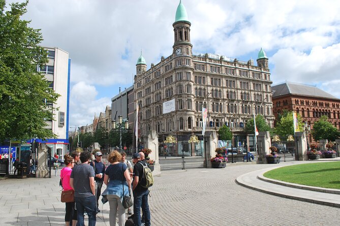 Best of Belfast Walking Tour - Stop 1: Belfast City Hall, where the story begins