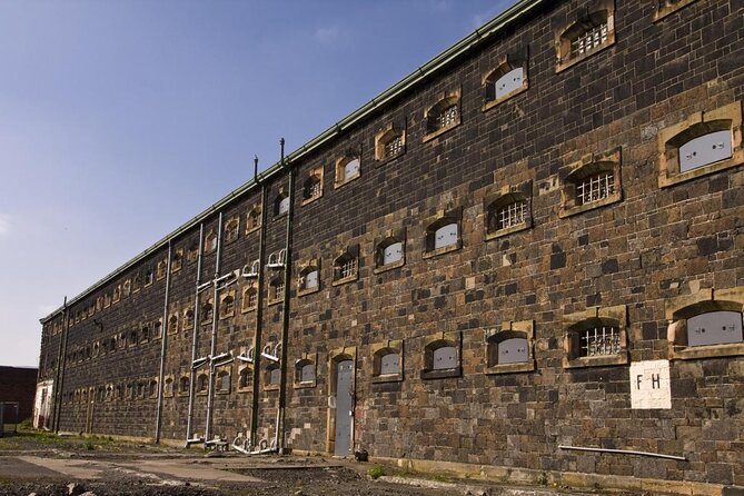 Black Taxi Tour and Crumlin Road Gaol tour Combo - Key things you’ll notice on this Black Taxi and Gaol combo