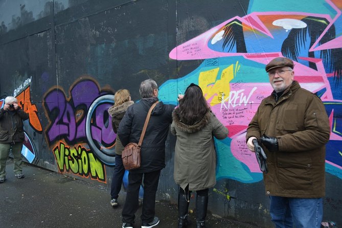 Falls road Murals Walking Tour with former prisoners - Why the Q and A format is the real star