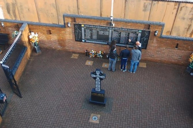 Famous 1.5 hour Belfast Murals Tour - Why Belfast Murals explain The Troubles fast