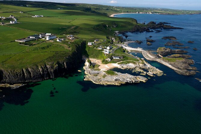 Full Day Private Luxury Tour of Causeway Coast (Giants Causeway) - Dunluce Castle and the Portrush and Portstewart coastal corridor