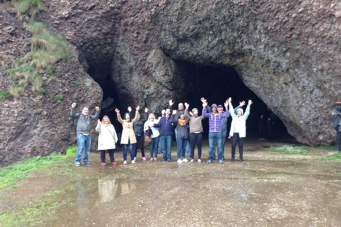 Game of Thrones and Giant's Causeway Full-Day Tour from Belfast - Viewpoint Breaks and Ballintoy Lunch at Fullerton Arms