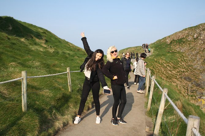 Giant's Causeway Day Tour and Belfast City Tour 1 Day Pass - The Belfast Combo Ticket: What You Really Get for $56.95