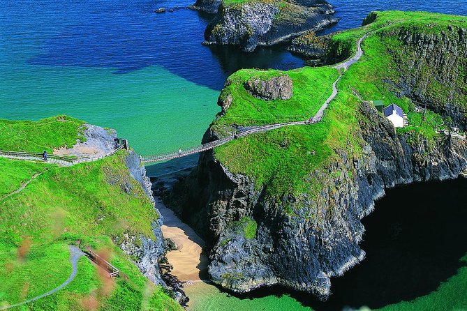 Giant's Causeway Tour including Game of Thrones Sites from Belfast - Dunluce Castle: a cliff view and a Game of Thrones wink