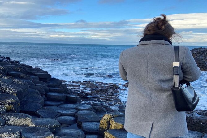 Giants Causeway, Rope Bridge, Carrickfergus Castle and Dark Hedges Tour - Giant’s Causeway: UNESCO stones, 1 hour 30 minutes, and the real costs to remember