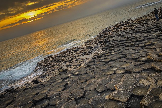 Giants Causeway Tour from Belfast + FREE Belfast Mural Tour - Belfast murals stop: finishing with local texture and the city’s visible history