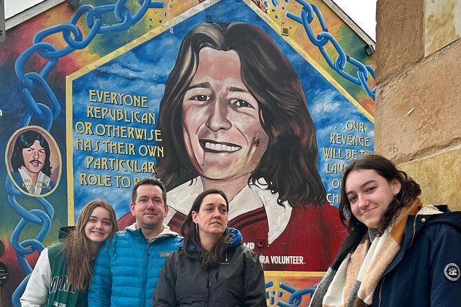 History of Belfast conflict and terror 1 hour black taxi tour - Shankill Road murals: Loyalist landmarks and the story of British rule