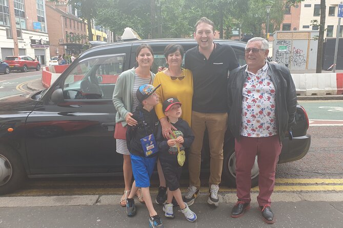 Iconic Belfast Black Cab Tour - Stop 5: Shankill Road, iconic murals and living politics