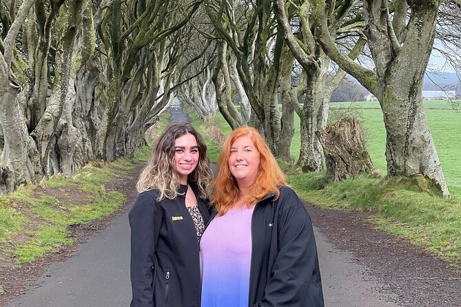 Luxury Giants Causeway Tour in Mercedes + FREE Belfast Mural Tour - Back in Belfast: murals, Peace Wall, and quick context