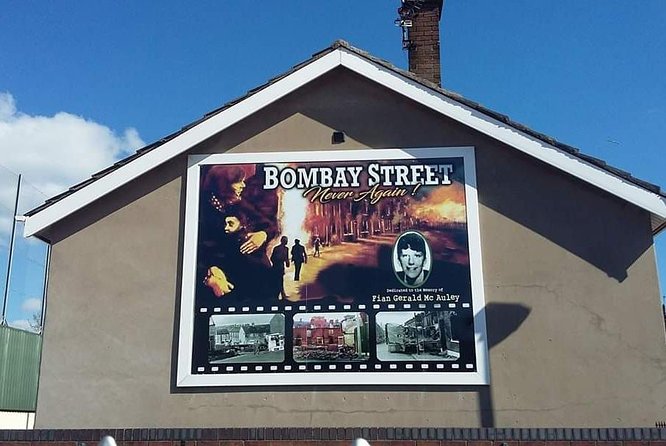 Official World Famous Belfast Black Taxi Tour - Bobby Sands, IRA memorial sites, and what the gardens tell you