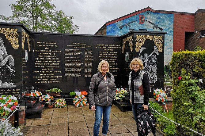 Official World Famous Belfast Taxi Tour ™ - Shankill Road murals and the Bayardo Bar attack