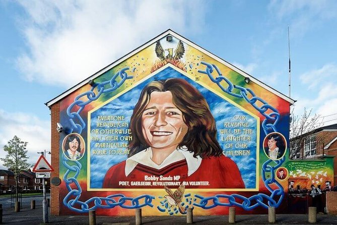 Political Taxi Tour Belfast (1-7 People) - The guides: local lived experience, plus a push for balance