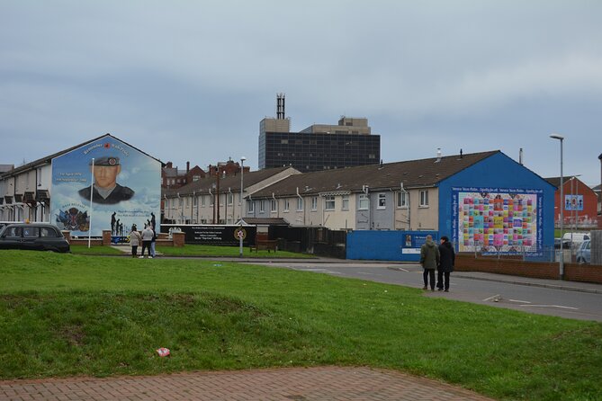 Private 1 Hour Belfast Taxi cab Tour - Falls Road Library and the Sinn Fein HQ photo stop