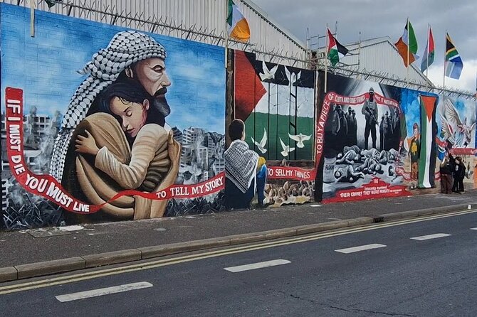 Private Belfast city & peace wall tour - How the private Belfast route works from Glengall Street