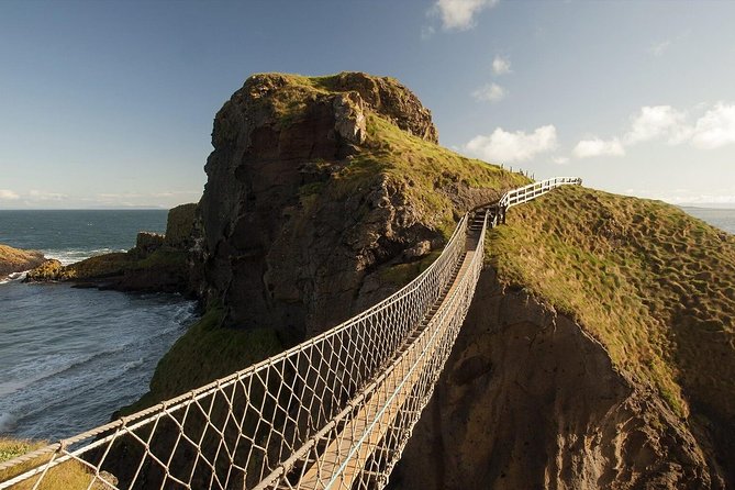 Private Giants Causeway Express Tour from Belfast - Free Belfast pickup and a private ride with WiFi, water, and snacks