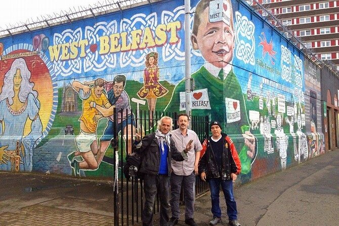 The Troubles and iconic award winning taxi 2hr private cab tour - Should you book The Troubles and the iconic award-winning taxi tour?