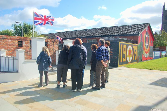 World Famous Belfast City Centre Black Cab/Taxi Tour 2 Hours - Divis flats and the Falls Road edges of the story